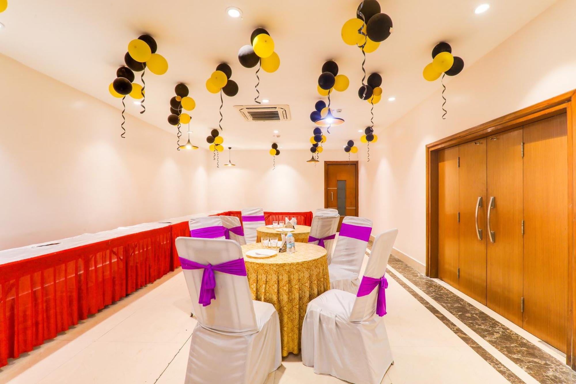 Super Townhouse Viraj Khand Formerly Veridian Inn Chinhat Eksteriør bilde
